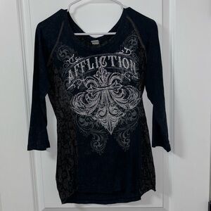 Affliction quarter sleeved shirt, size Medium. Purchased at The Buckle.